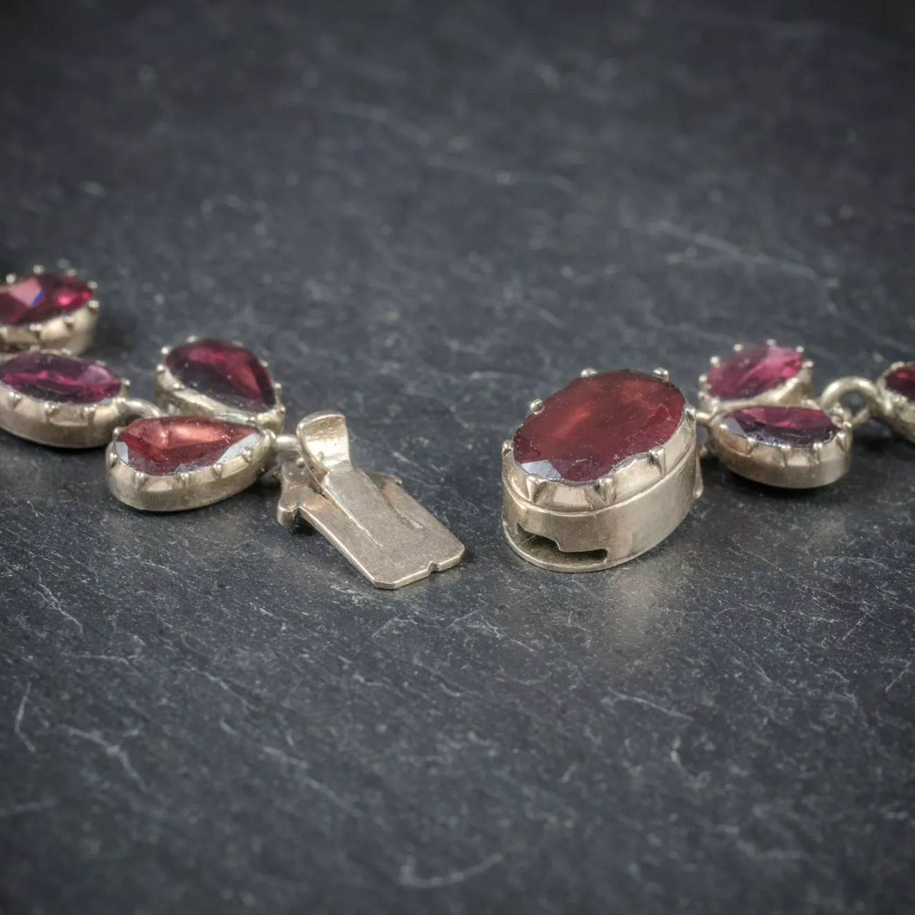 Antique Georgian 18ct Gold Flat Cut Garnet Riviere Necklace Circa 1790