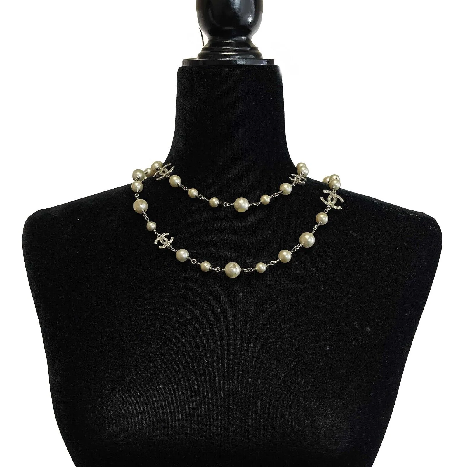 CHANEL 09A Long Pearl CC Necklace