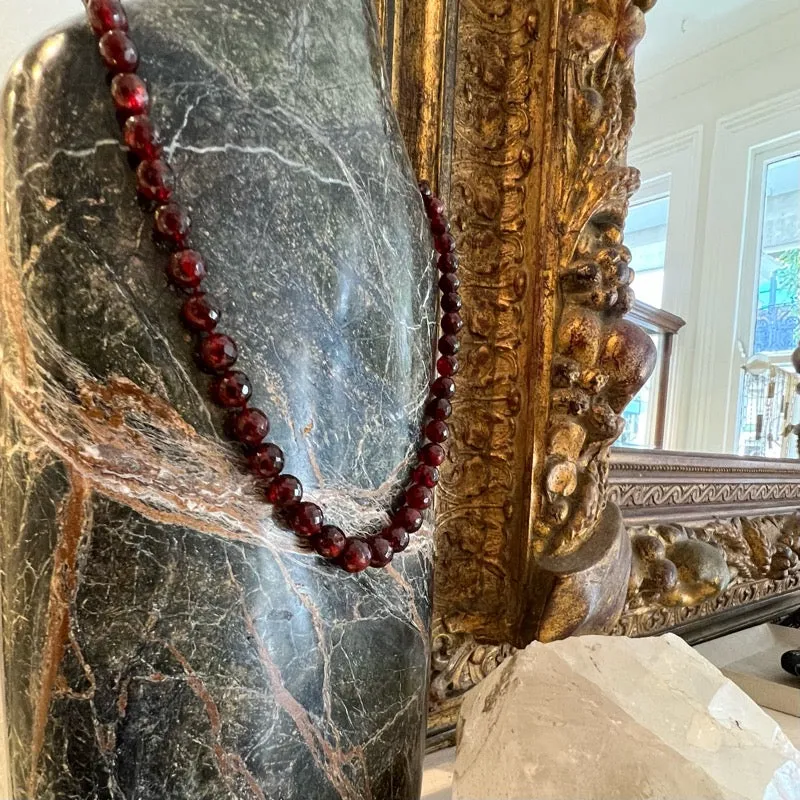 Chronos Strand, Garnet, 9kt Yellow Gold