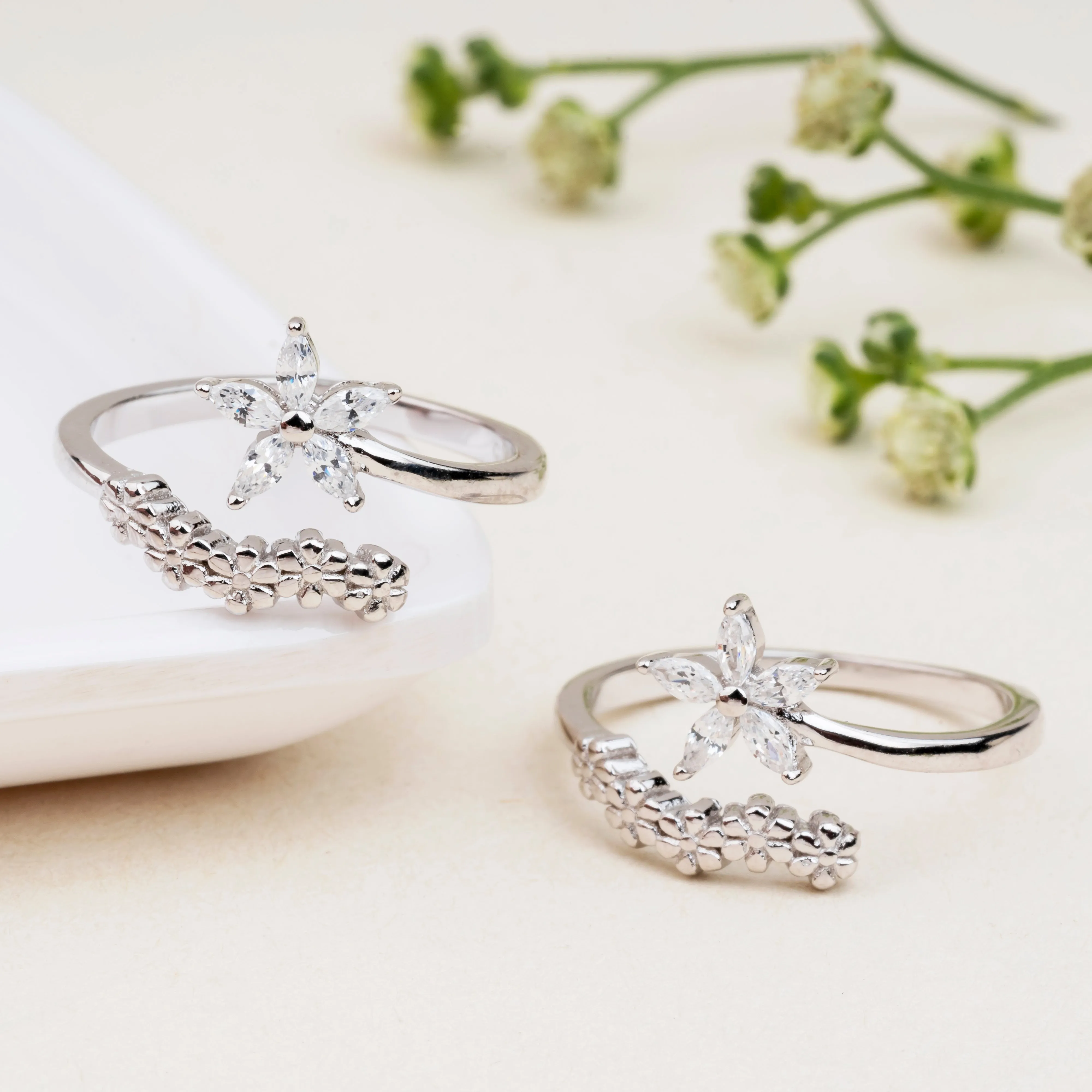 Silver Designer Flower Toe Ring