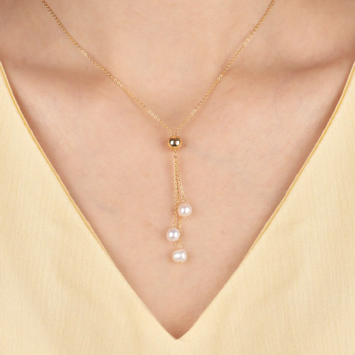 Single Sphere And Pearls Necklace