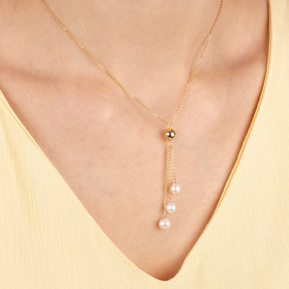 Single Sphere And Pearls Necklace