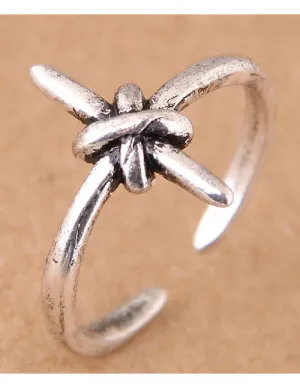 TR54 Silver Knotted Cross Design Toe Ring